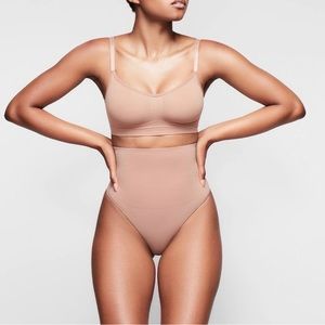 SKIMS Core Control Thong Shapewear Sienna S/M NEW